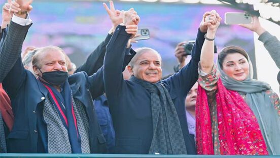 Nawaz promises orange line train, employment opportunities for Faisalabad