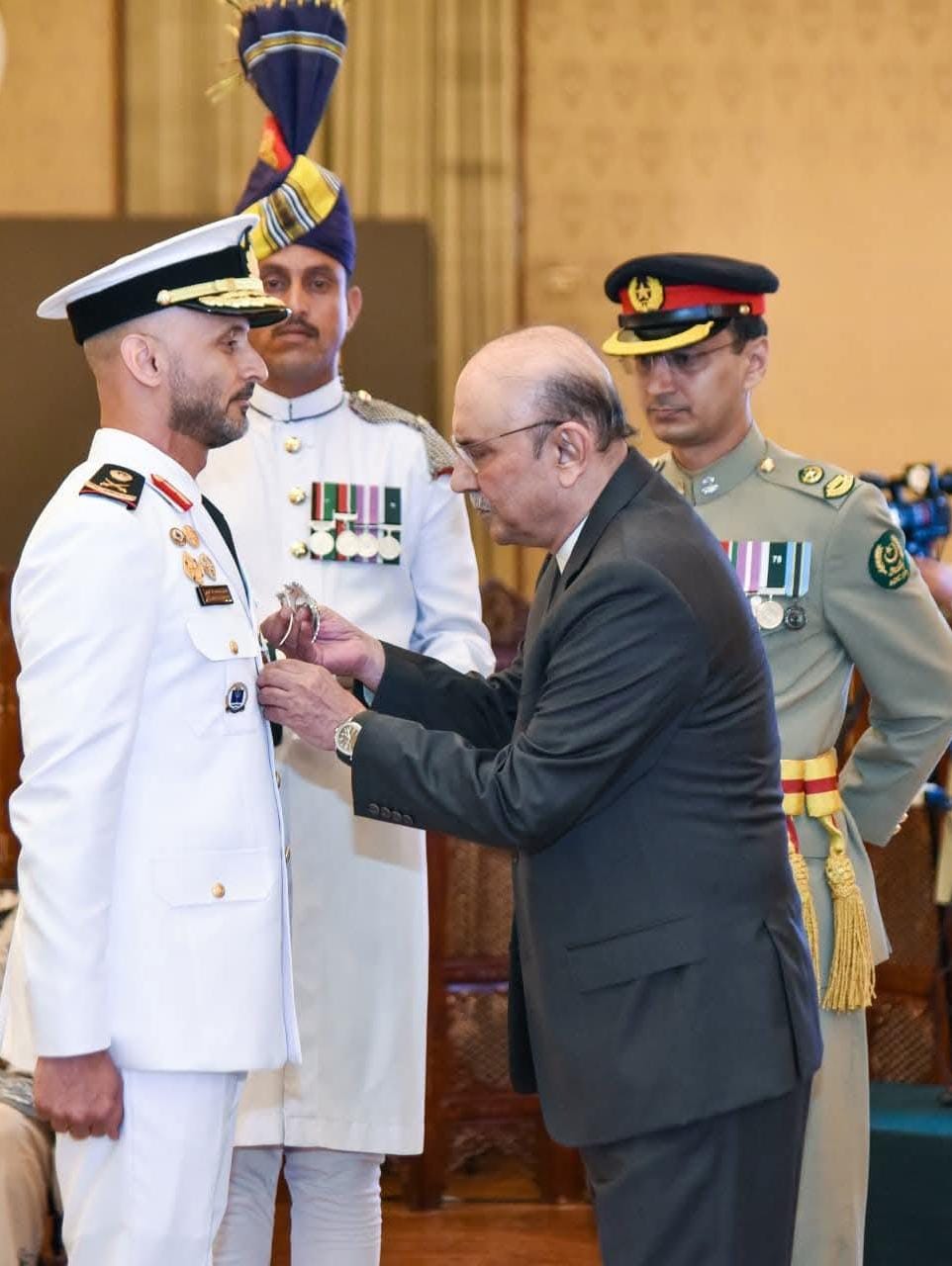 President confers Nishan-e-Imtiaz on UAE Chief of Naval Staff