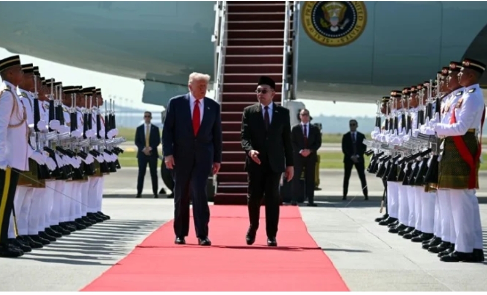 Trump kicks off Asia tour:Trump,Xi meeting schedule meeting in SK