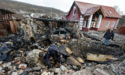 China vows to promote talks;’deeply concerned’ over Ukraine conflict