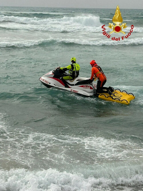 Migrant shipwreck in Italy: 45 killed,81 survivors