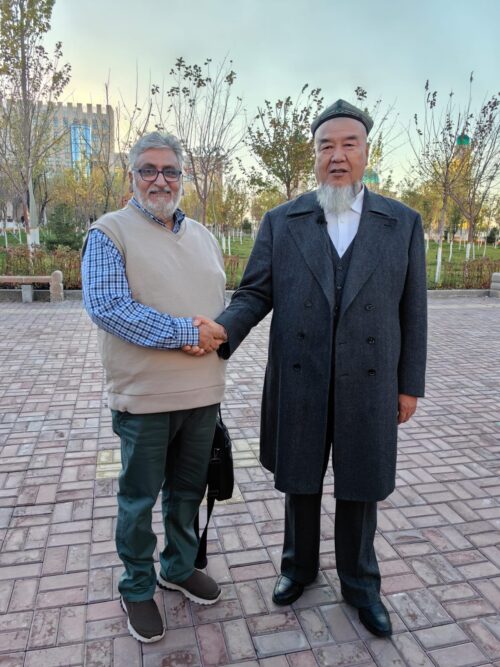 Scholars,journalists from 14 Arab countries visit Xinjiang Islamic Institute