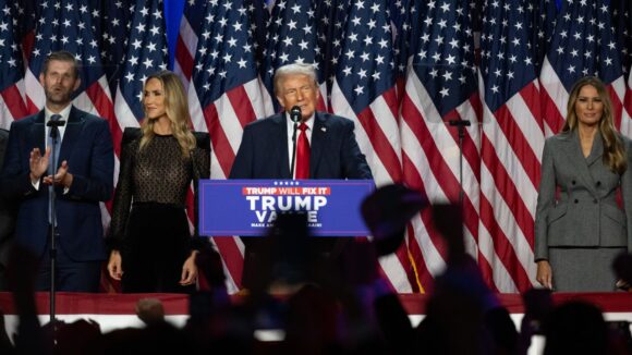 Trump’s top govt team is mixture of political allies,firebrands,stalwarts