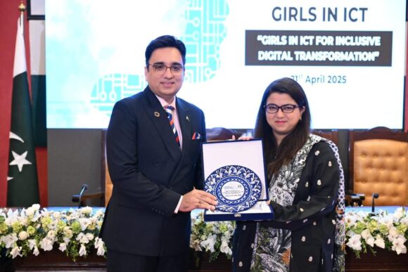 Digital skills for all: Pakistans’ under served communities get connected through  USF’s NG-OFC projects: Minister