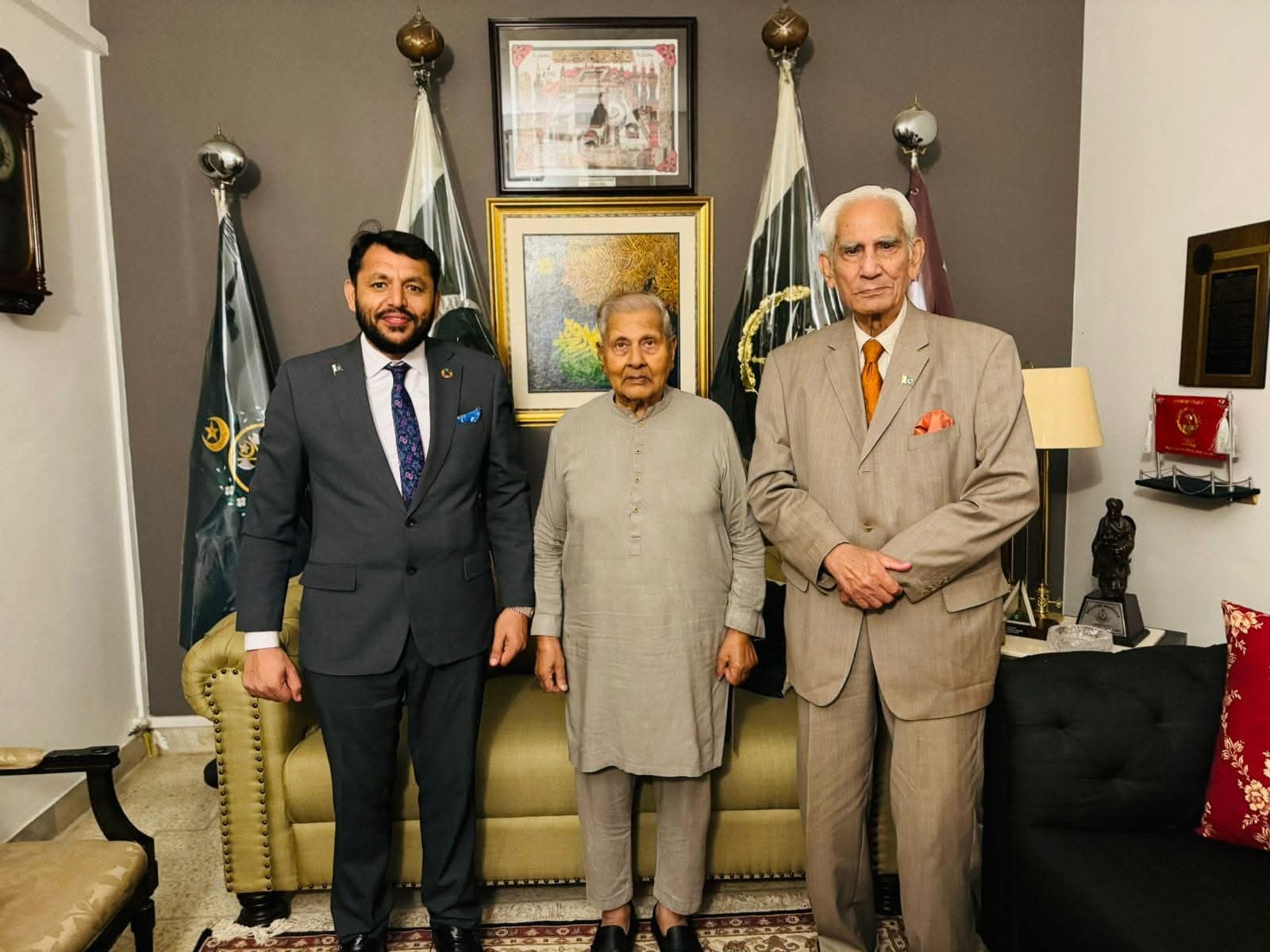 APML Chairman Kasuri, Former Army Chief Gen Beg discusses national, global situations 