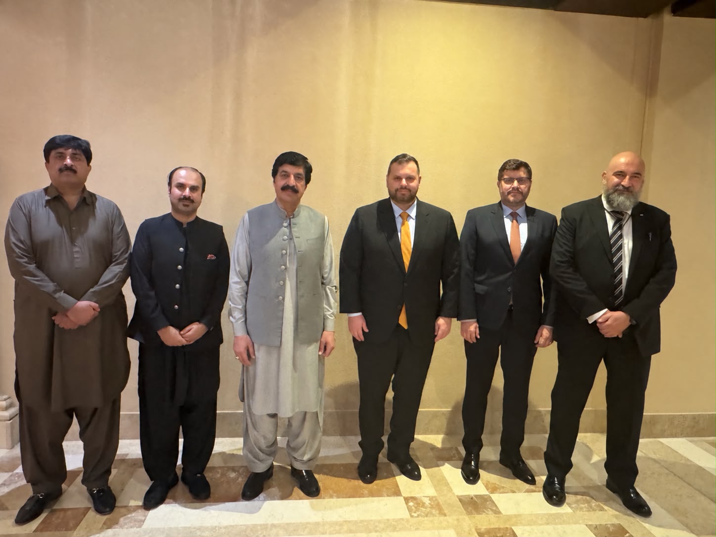 Romanian Ambassador Meets Punjab Governor to Discuss Bilateral Cooperation
